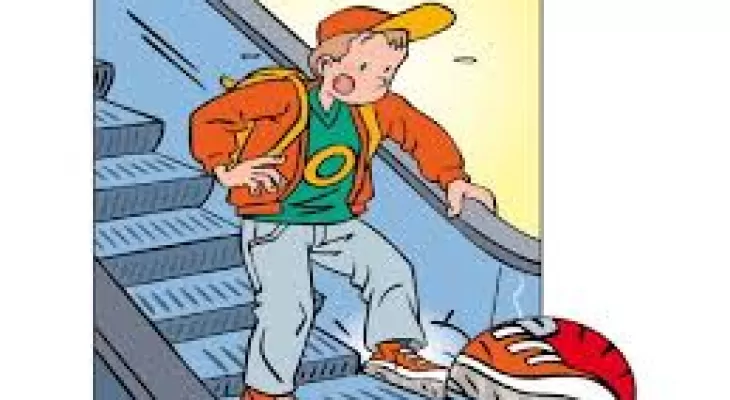 خطرات آسانسور و پله برقی برای کودکان