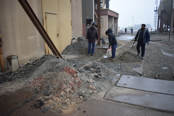 مسطح سازی و ترمیم فضای اطراف واحدهای نیروگاه طوس