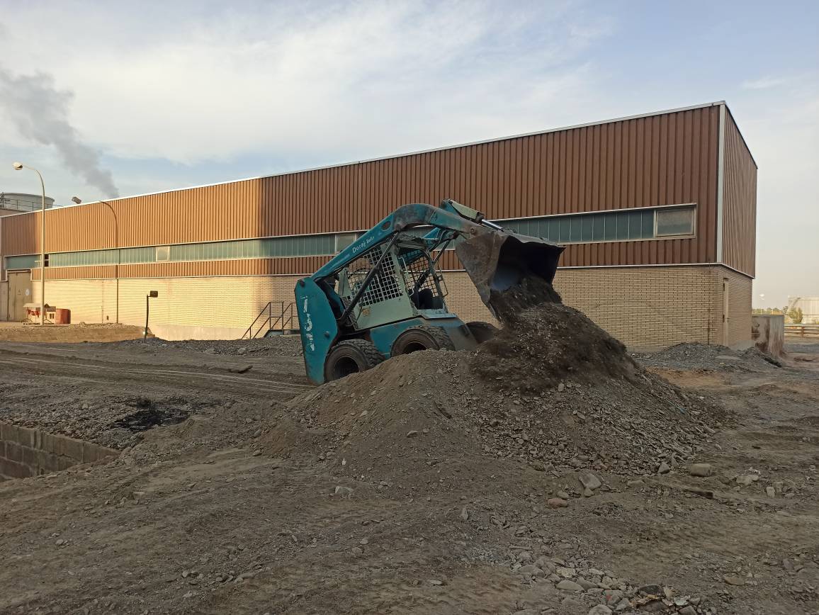 مسطح سازی و ترمیم فضای اطراف واحدهای نیروگاه طوس