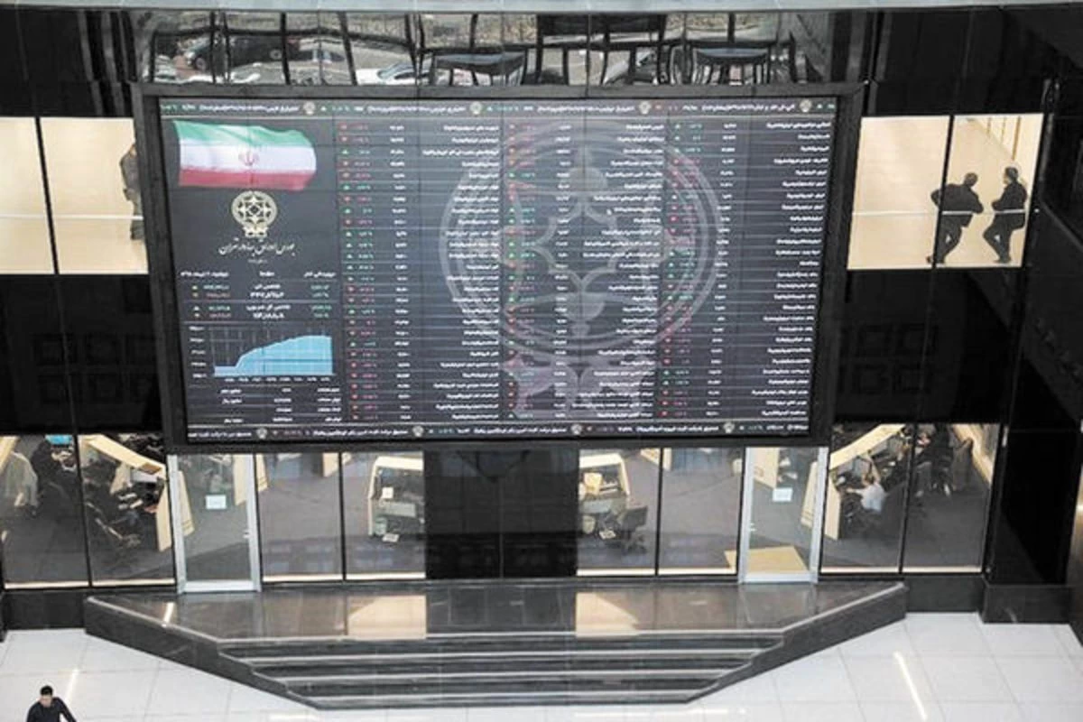 دولت حامی سهامداران خرد