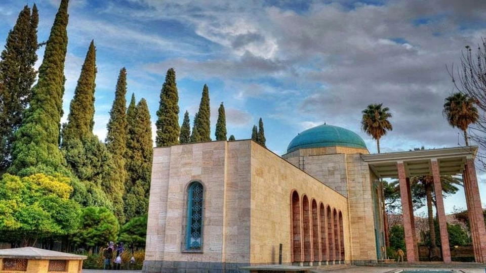 زنگ خطر برای سعدیه/ «سازه آرامگاه سعدی» فرو می ریزد؟