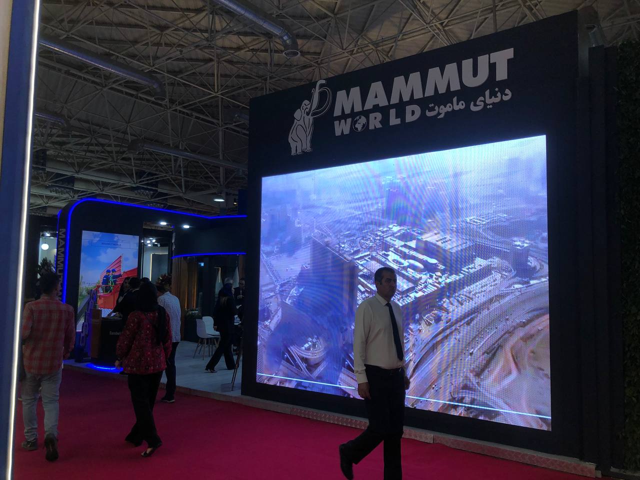 آغاز رقابت شرکت های ایرانی در بیست و سومین نمایشگاه صنعت ساختمان + تصاویر