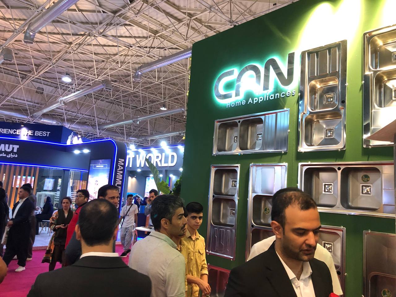 آغاز رقابت شرکت های ایرانی در بیست و سومین نمایشگاه صنعت ساختمان + تصاویر