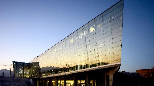 جذابیت های ساختمان باغ کتاب