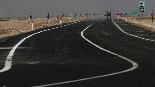 افتتاح و کلنگ زنی ۲۱ طرح راه و مسکن در خوزستان طی دهه فجر