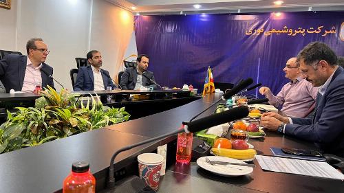 توسعه همکاری ها با پتروشیمی ها رویکرد اصلی بانک صادرات در دوره تحول است