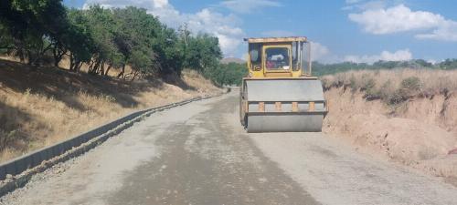 اجرای زیرسازی جاده دسترسی به قلندرسیاه تویسرکان