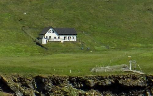 ویدیو/ جزیره ای که فقط یک خانه دارد!