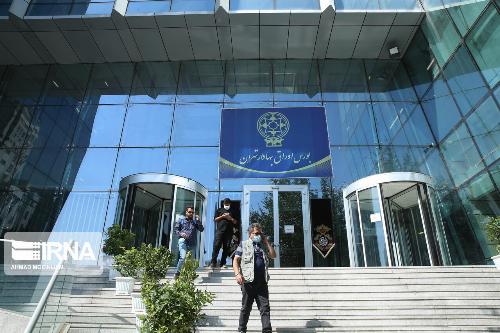 گام نخست حمایت نظام بانکی از بورس با تزریق ۶۰ همتی