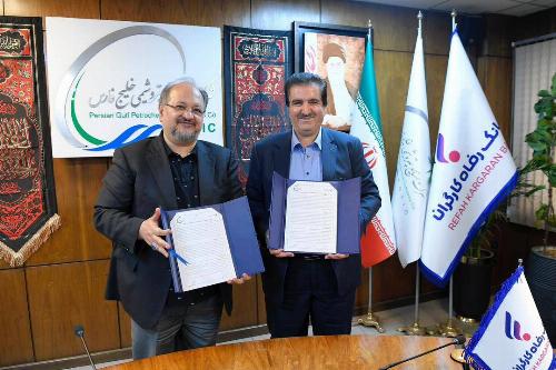 امضای تفاهم نامه همکاری میان پتروشیمی خلیج فارس و بانک رفاه