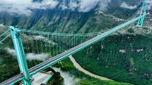 افتتاح بلندترین پل جهان در چین