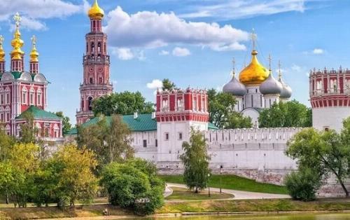 ویدیو/ آرامستانی تاریخی و جالب در روسیه