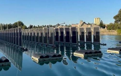 راه اندازی نخستین نیروگاه خورشیدی شناور عمودی جهان در آلمان