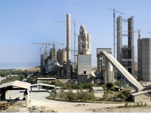 سیمان ارومیه بهره بردار نمونه معدنی استان آذربایجان غربی شد