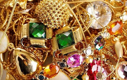  نوسانات اونس جهانی بازار طلا را سردرگم کرد + جدول 