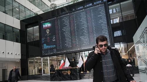 بورس تهران دوباره در آستانه فتح سقف تاریخی سه میلیون و۲۵۰ هزار واحد