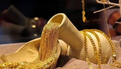 غوغای دلار در بازار طلا و سکه / سکه امامی ۳.۵ میلیون تومان گران شد + جدول 